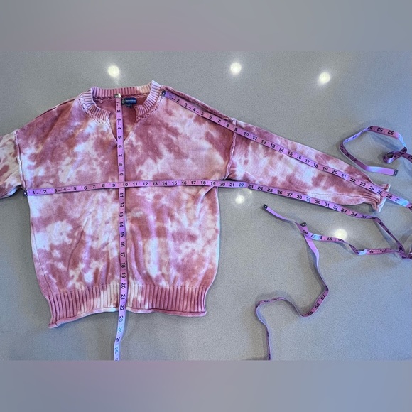 Democracy Coral Burnt Orange Tie-Dye V-Neck Sweater Sz Medium Detailed Collar - Picture 9 of 14